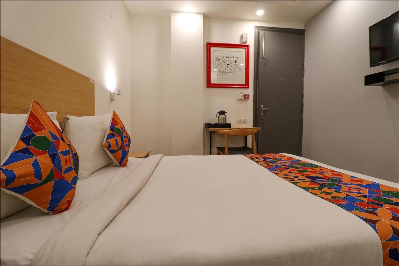 דלהי Fabhotel The Chaitanyas Rohini Sec 18 מראה חיצוני תמונה