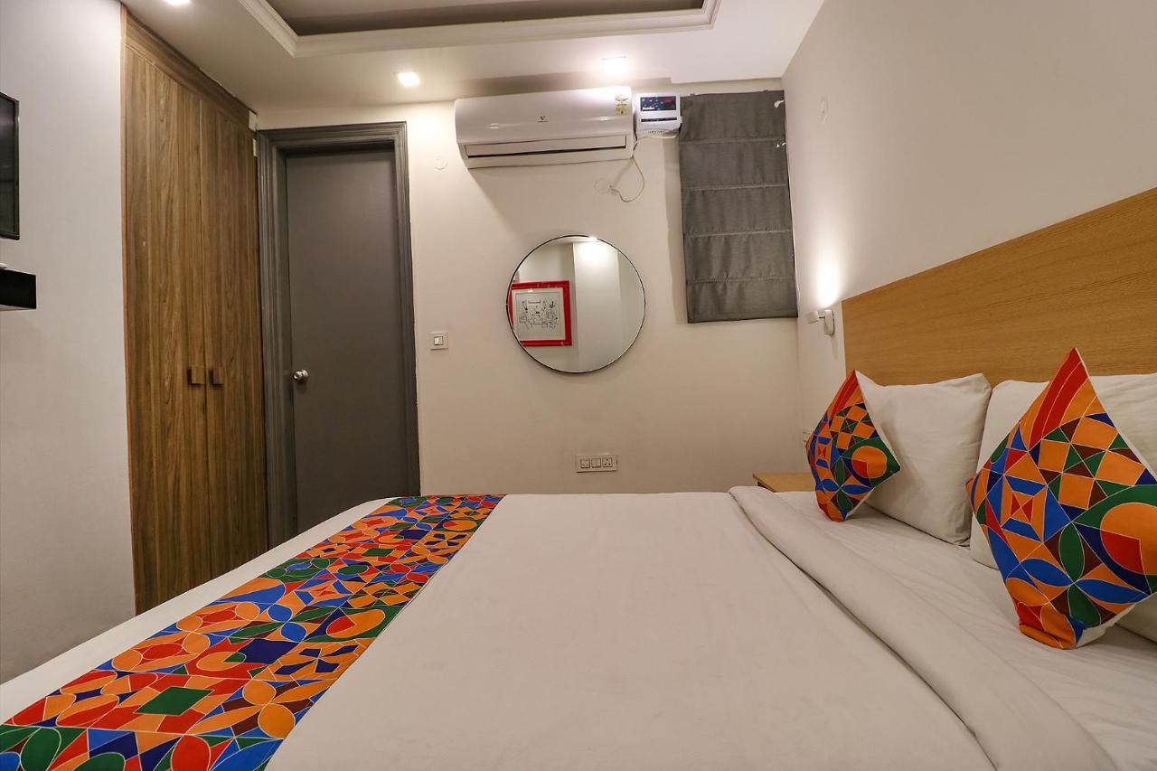 דלהי Fabhotel The Chaitanyas Rohini Sec 18 מראה חיצוני תמונה
