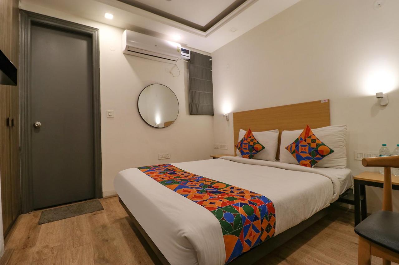 דלהי Fabhotel The Chaitanyas Rohini Sec 18 מראה חיצוני תמונה