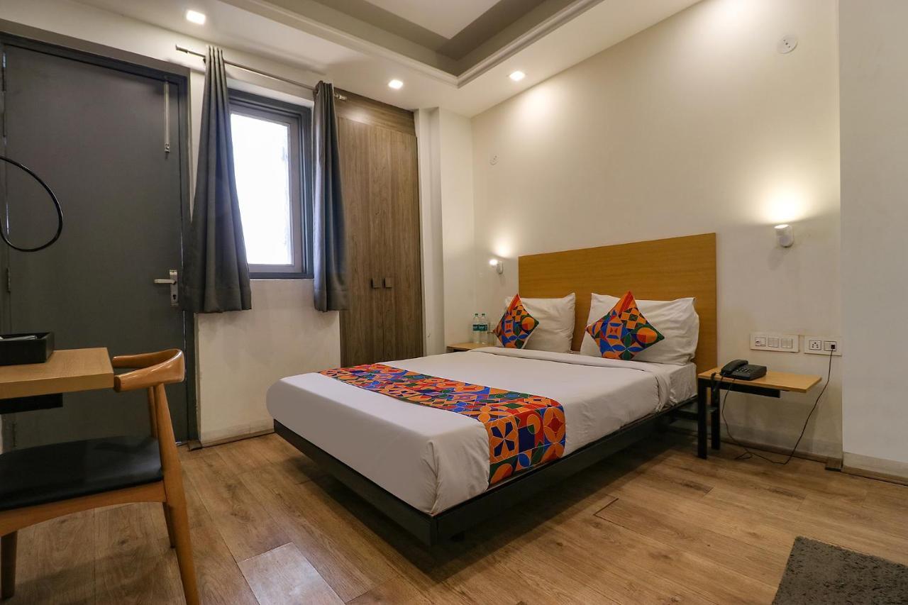 דלהי Fabhotel The Chaitanyas Rohini Sec 18 מראה חיצוני תמונה