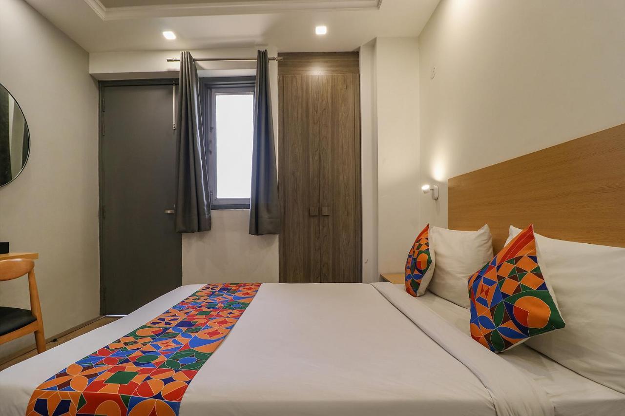 דלהי Fabhotel The Chaitanyas Rohini Sec 18 מראה חיצוני תמונה